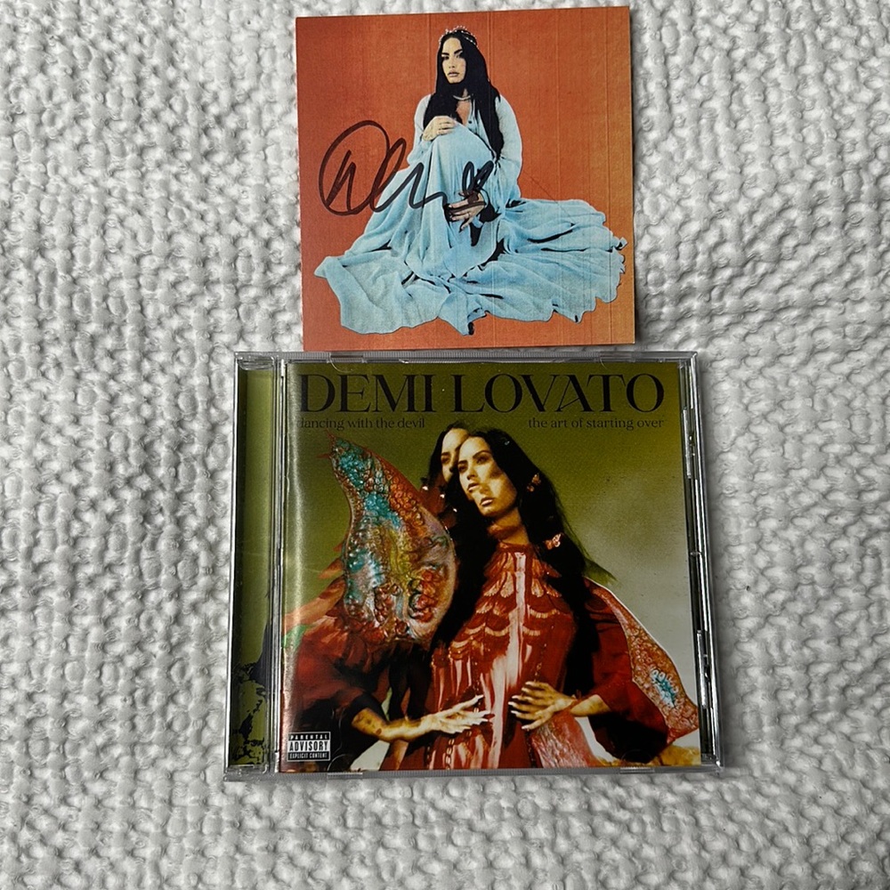 Demi Lovato SIGNED “Dancing With The Devil Cd”